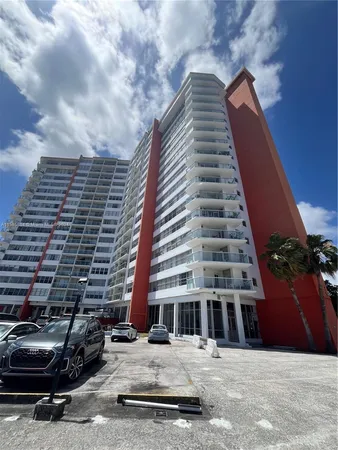 $215,000 | 1351 Northeast Miami Gardens Drive, Unit 1121E, Miami, FL 33179