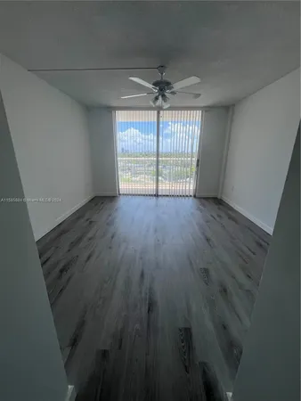 $215,000 | 1351 Northeast Miami Gardens Drive, Unit 1121E, Miami, FL 33179