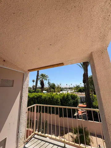 $385,000 | 401 East Vista Chino, Unit 11, Palm Springs, CA 92262
