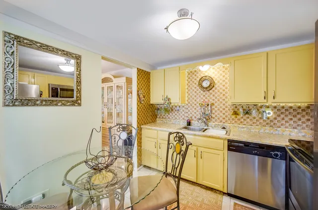 $134,900 | 18855 Burnham Avenue, Unit 234, Lansing, IL 60438