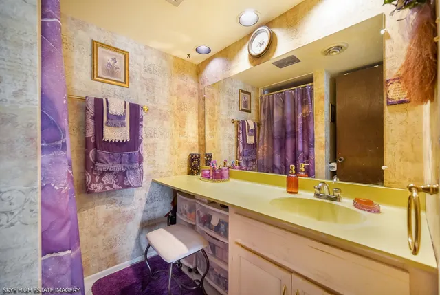 $134,900 | 18855 Burnham Avenue, Unit 234, Lansing, IL 60438