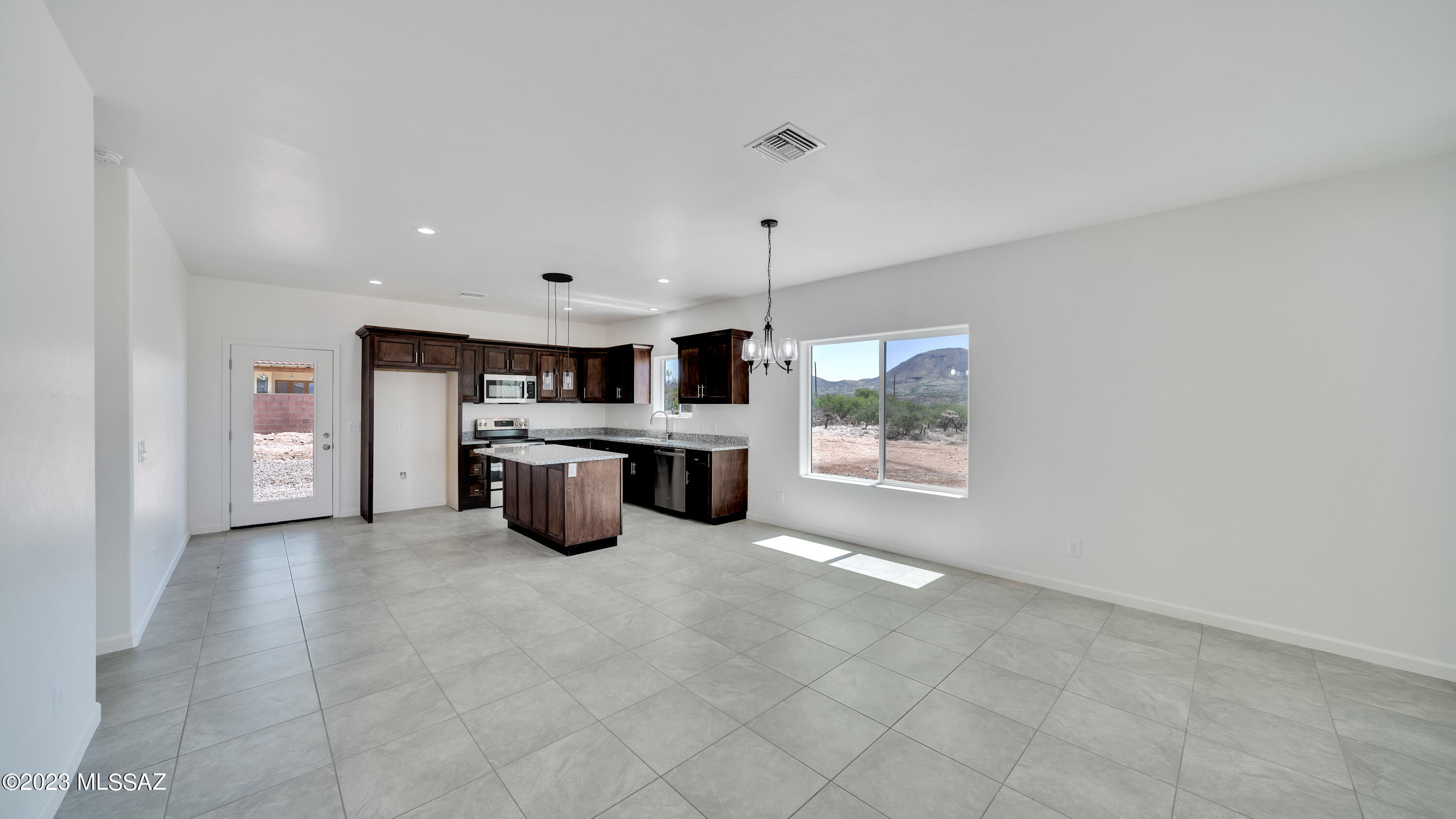 1787 Laponia Court, Unit 25 Rio Rico, AZ 85648 - Photo 4 of 26