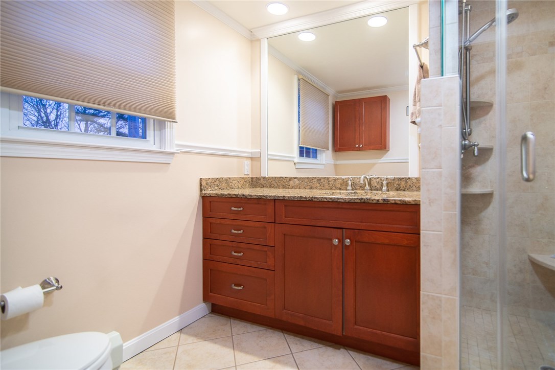 21 Heritage Road Barrington, RI 02806 - Photo 21 of 33 Master Bath