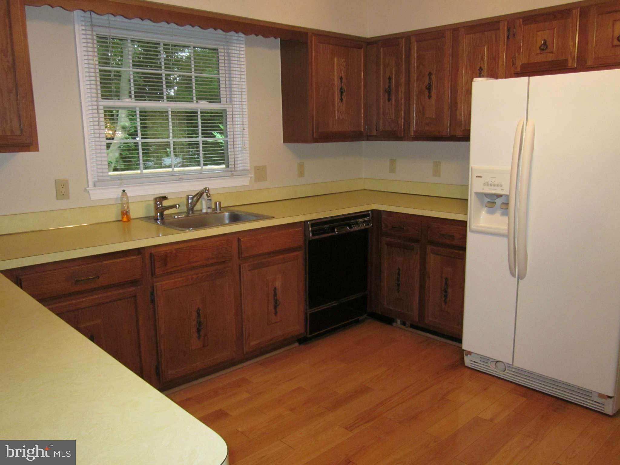 18612 Muncaster Road Derwood, MD 20855 - Photo 12 of 28 Kitchen