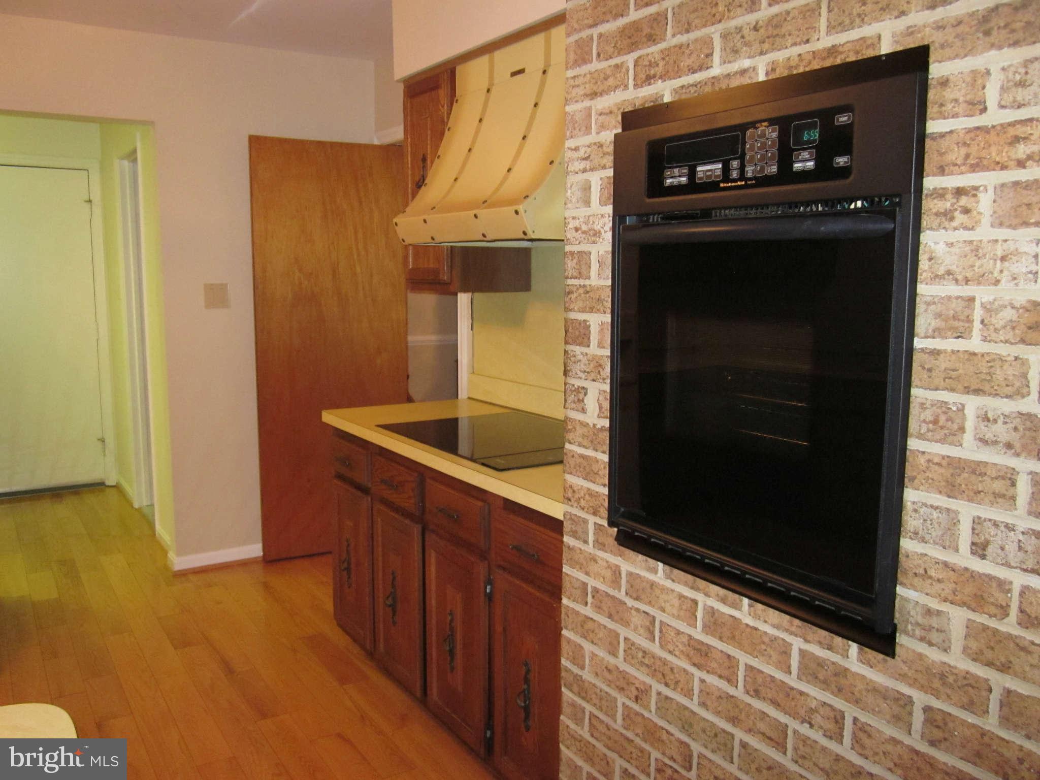 18612 Muncaster Road Derwood, MD 20855 - Photo 13 of 28 Kitchen