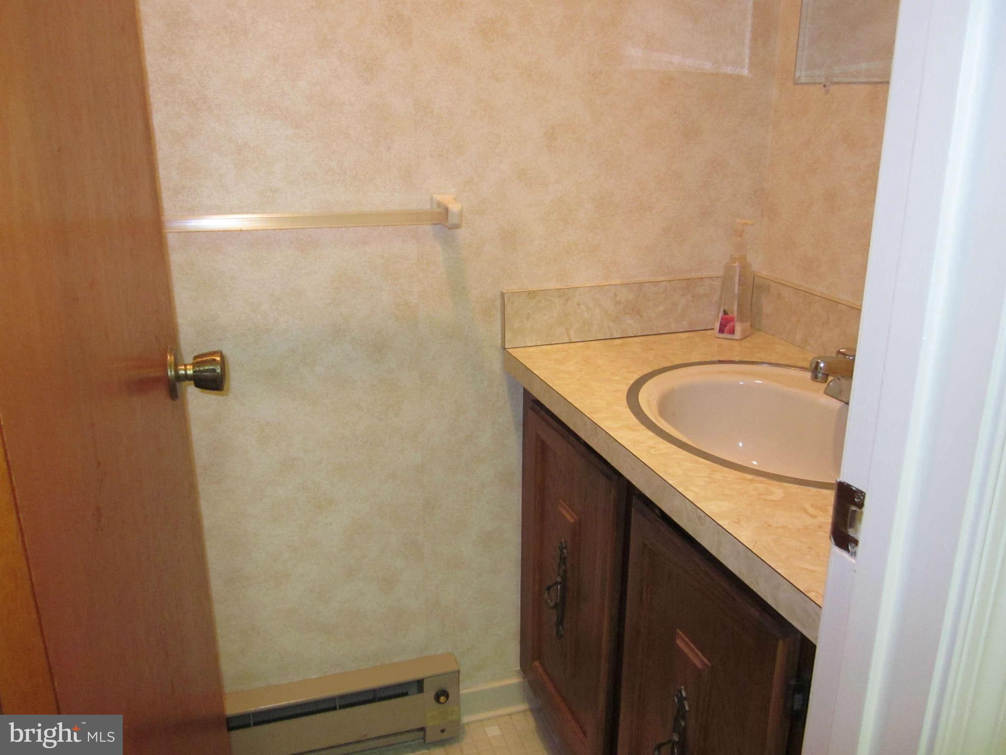 18612 Muncaster Road Derwood, MD 20855 - Photo 15 of 28 Bath