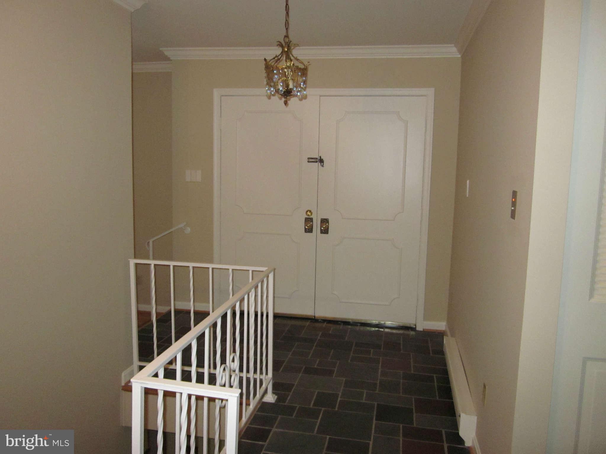 18612 Muncaster Road Derwood, MD 20855 - Photo 5 of 28 Interior General