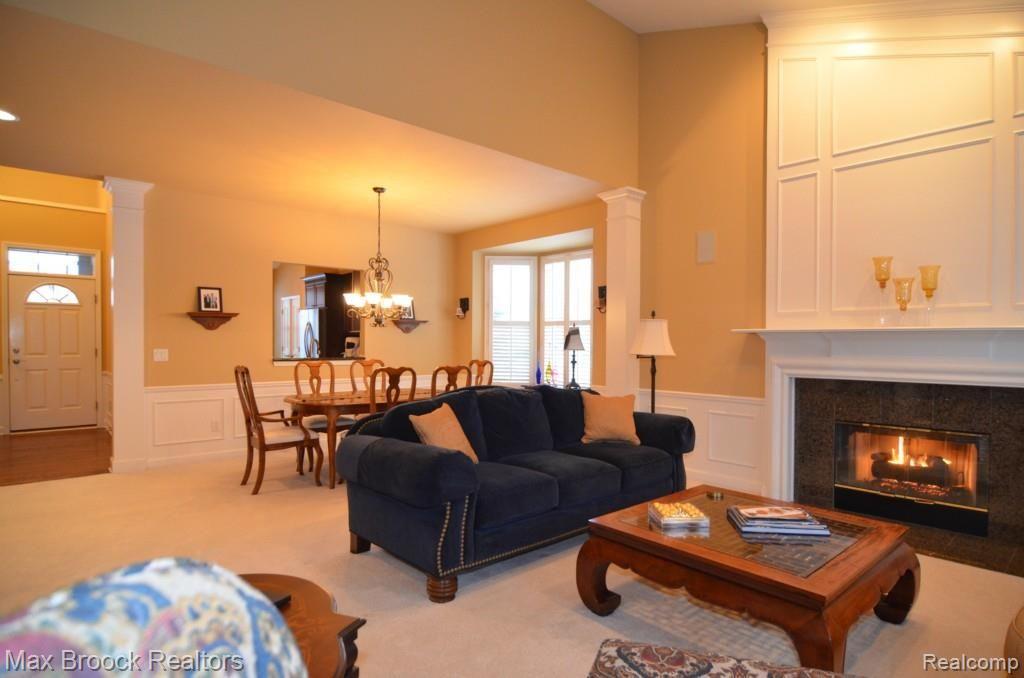 3717 Tremonte Circle Rochester, MI 48306 - Photo 15 of 38 Family room to Dining area.jpg