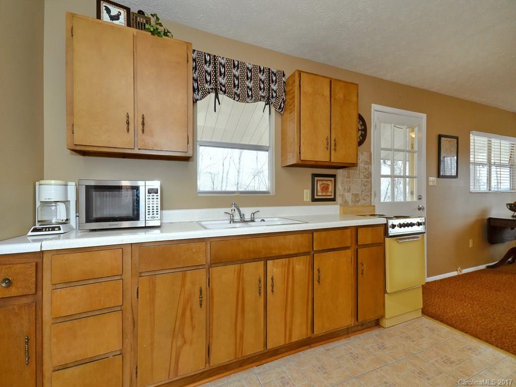 692 Pot Leg Road Waynesville, NC 28785 - Photo 7 of 15