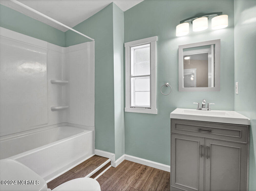 718 Shell Street Hampstead, NC 28443 - Photo 11 of 26 master bathroom