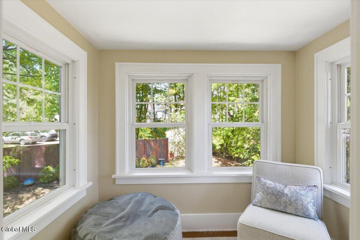 1505 Van Antwerp Road Niskayuna, NY 12309 - Photo 18 of 34 40-033_MW2_9663