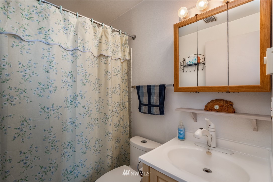 1939 West Beach Road Oak Harbor, WA 98277 - Photo 23 of 39 Gallery Image 23