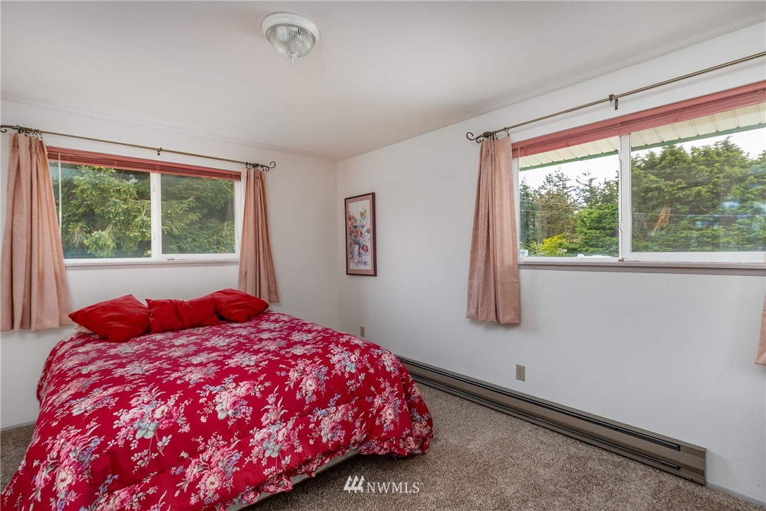 1939 West Beach Road Oak Harbor, WA 98277 - Photo 24 of 39 Gallery Image 24