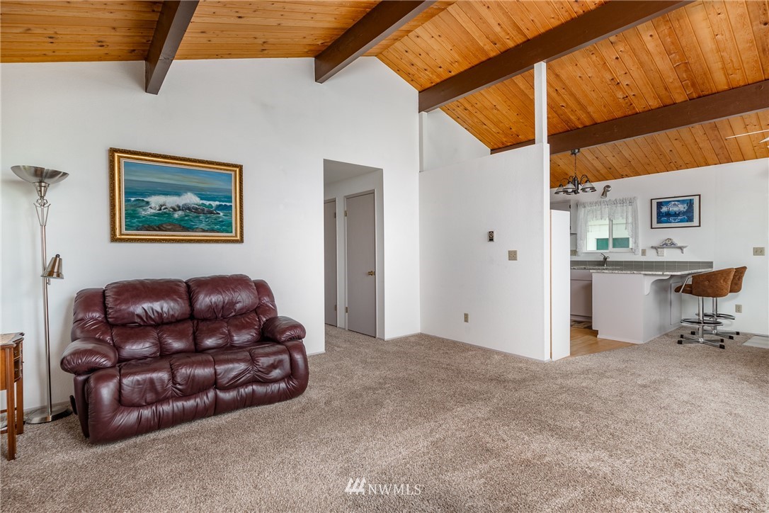1939 West Beach Road Oak Harbor, WA 98277 - Photo 9 of 39 Gallery Image 9