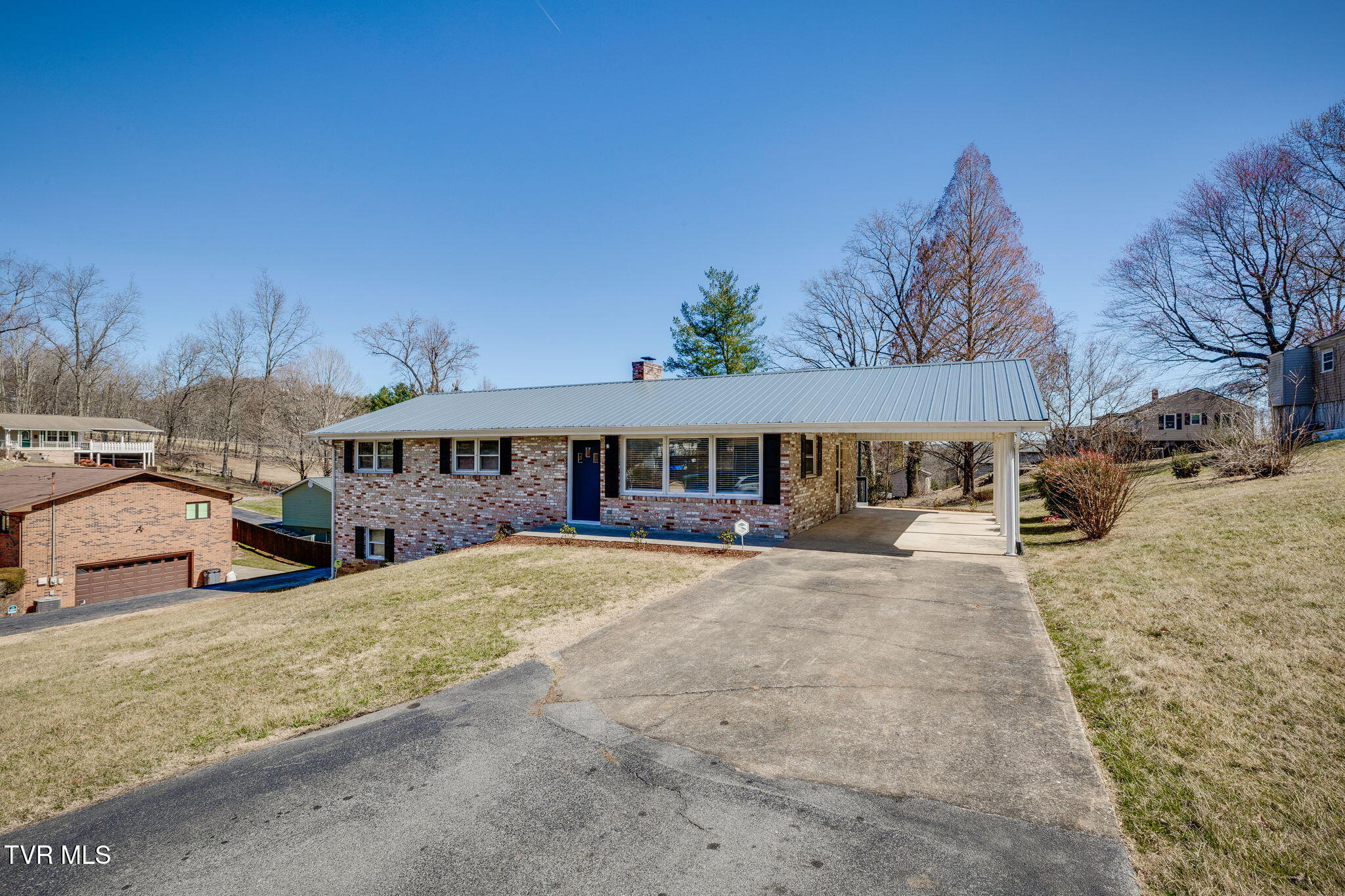 805 Rogan Street Kingsport, TN 37660 - Photo 2 of 38 1000023499