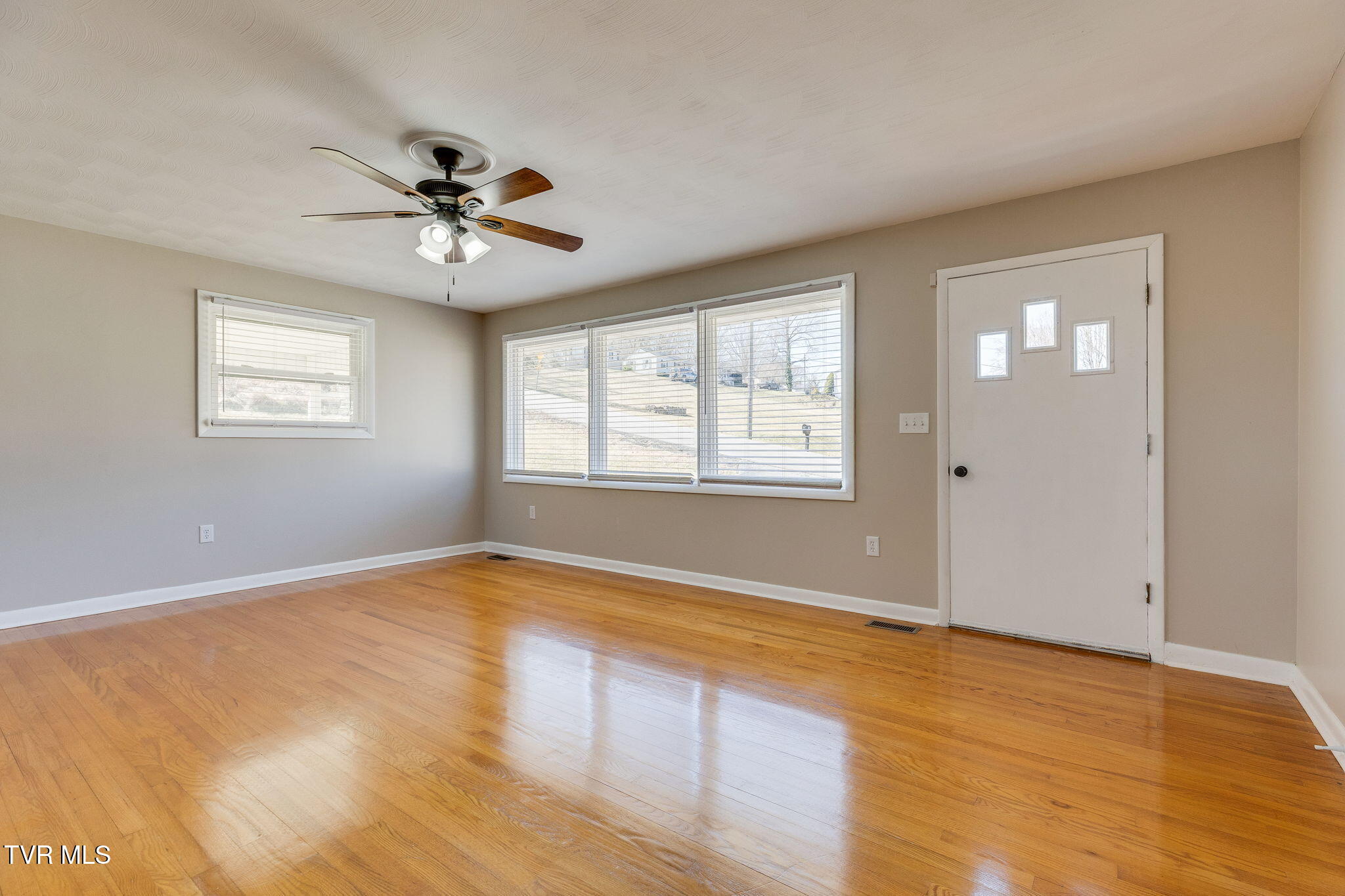 805 Rogan Street Kingsport, TN 37660 - Photo 5 of 38 1000023503