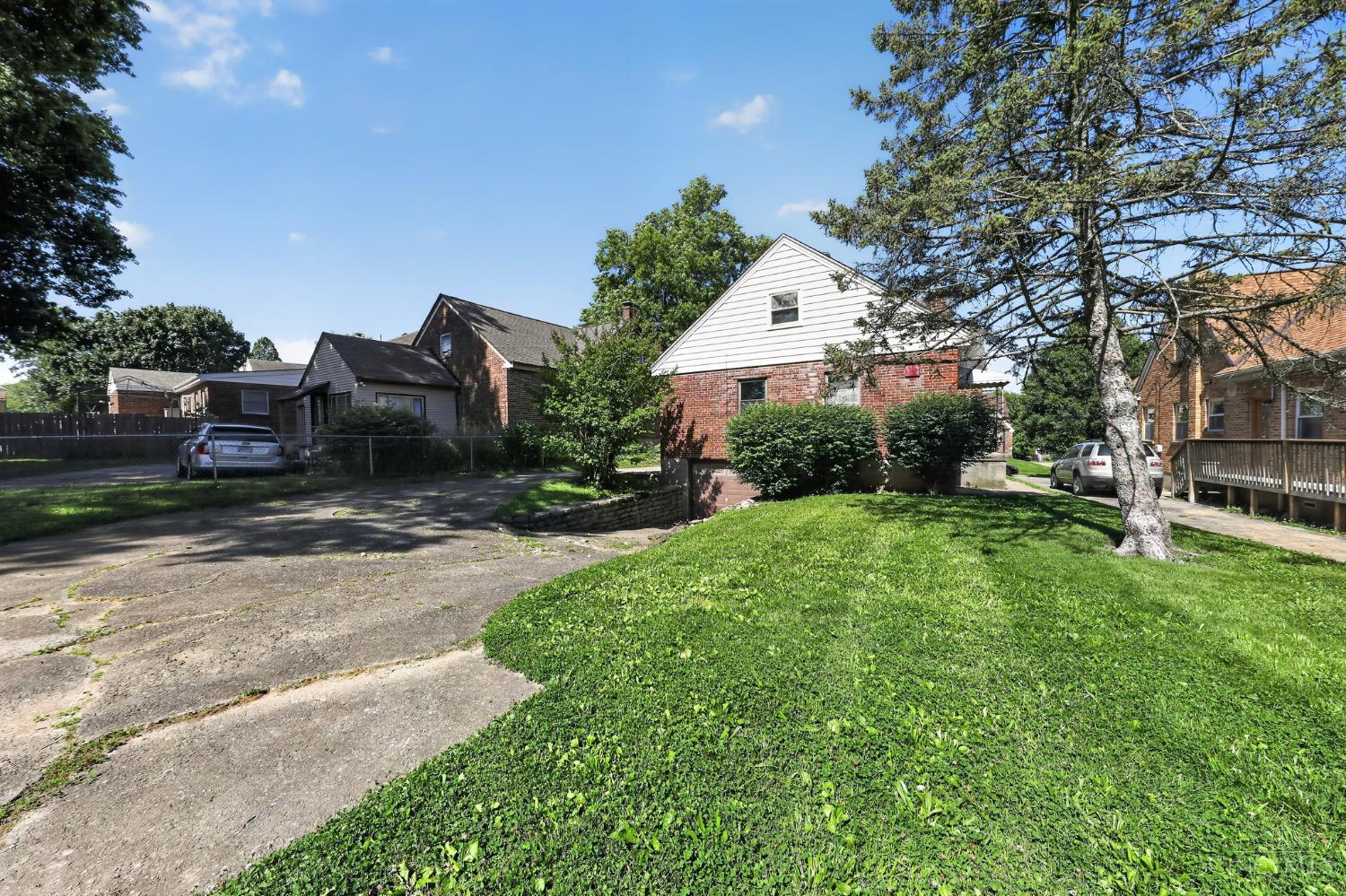 5228 Relluk Drive Cincinnati, OH 45238 - Photo 2 of 14