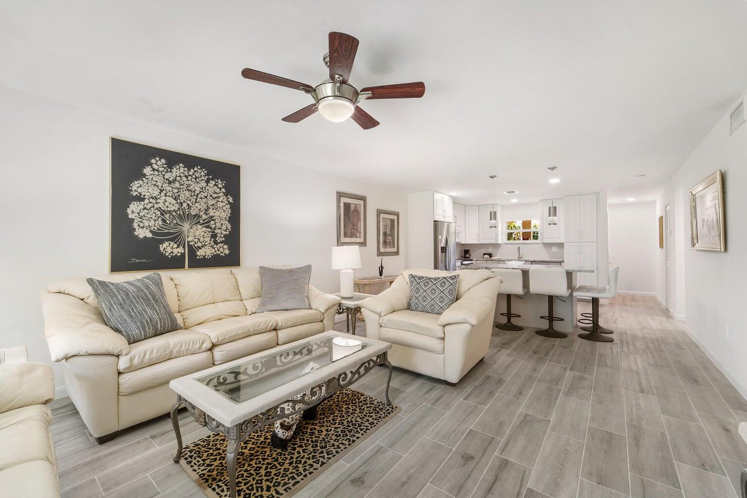 717 Highway 1, Unit 505 Jupiter, FL 33477 - Photo 13 of 48 LIVING ROOM