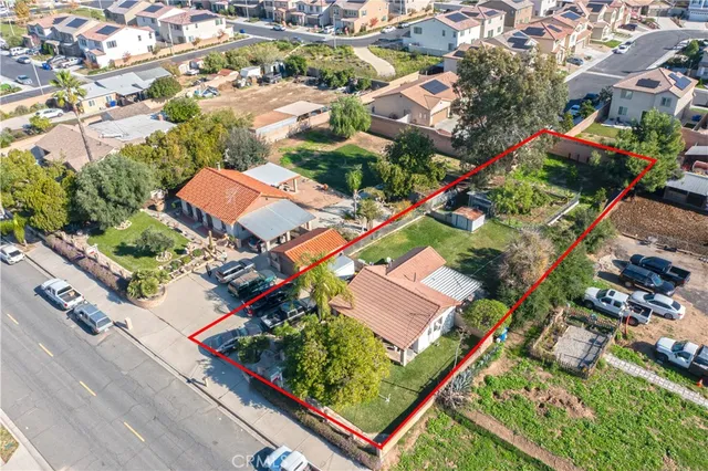 $425,000 | 825 South Acacia Avenue, Rialto, CA 92376