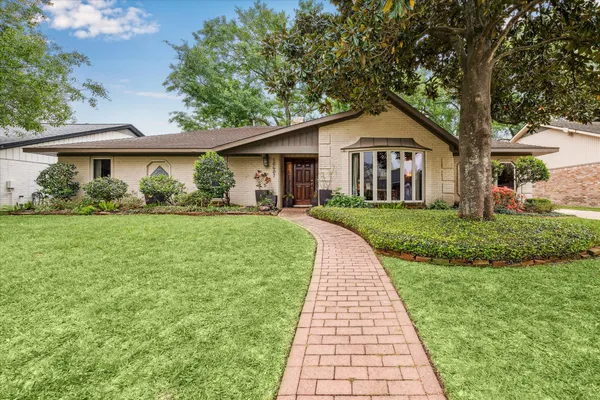 $624,750 | 10607 Riverview Drive, Houston, TX 77042