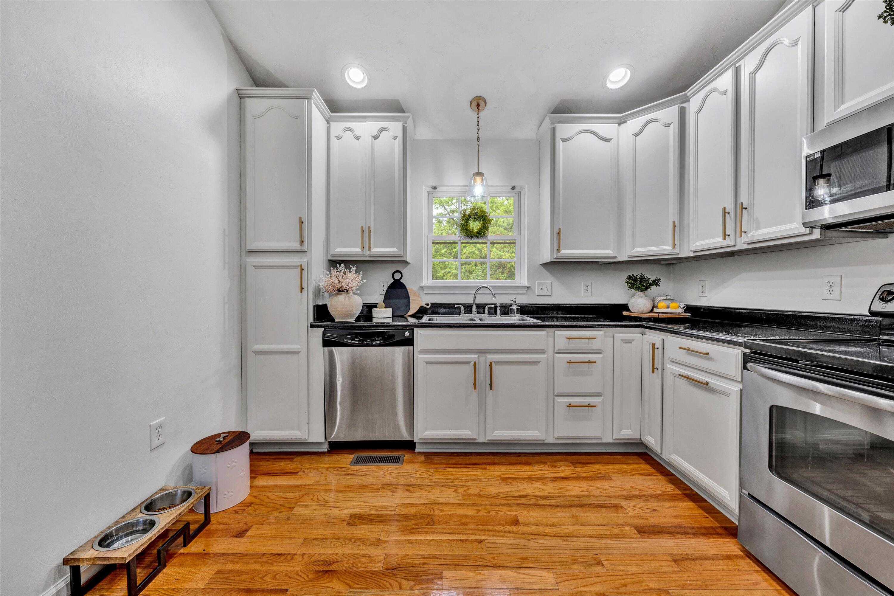 753 Camp North Road Salem, VA 24153 - Photo 10 of 37 10-051420240048