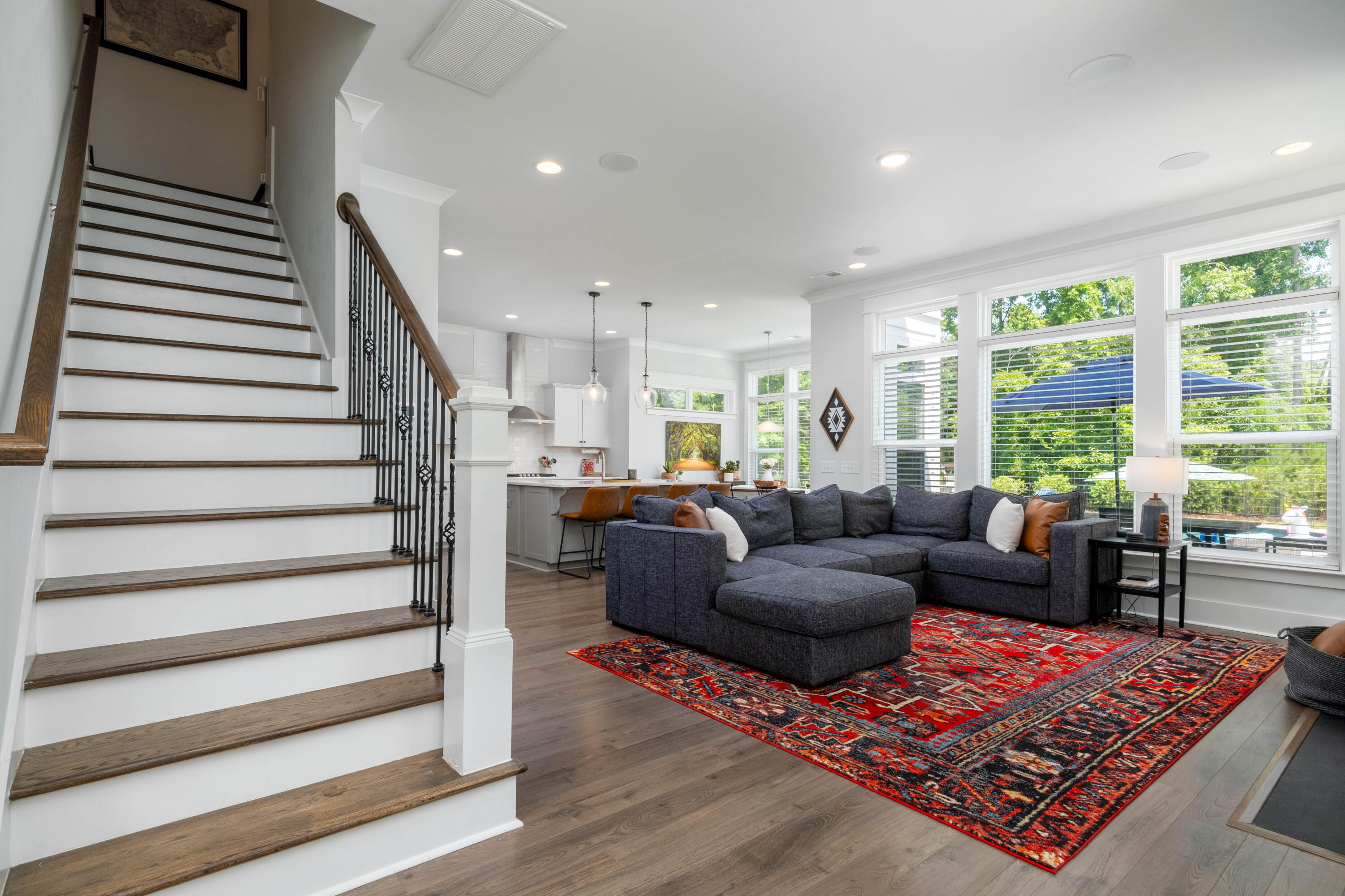 1099 Lyle Way-8