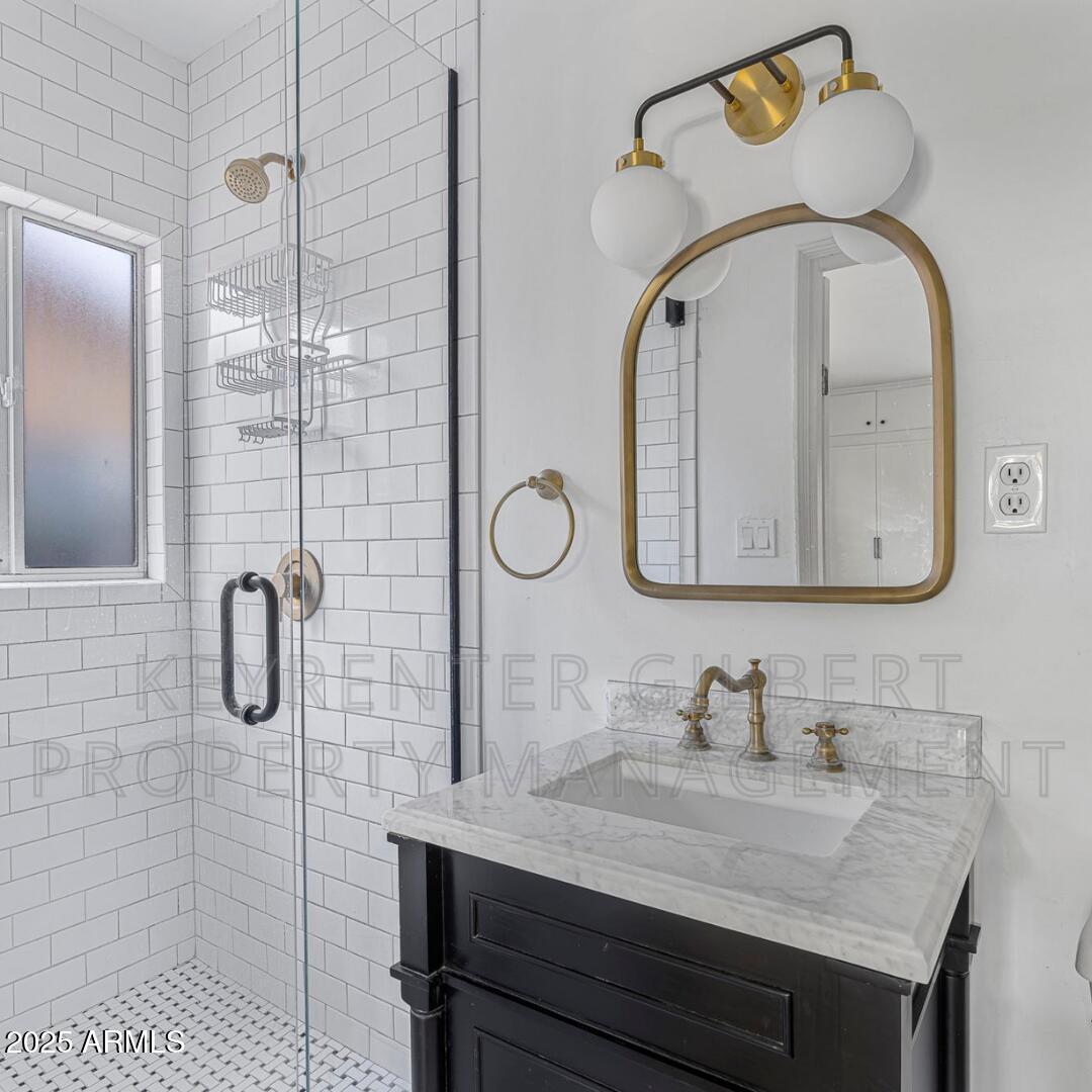 653 North Robson Mesa, AZ 85201 - Photo 18 of 31 24