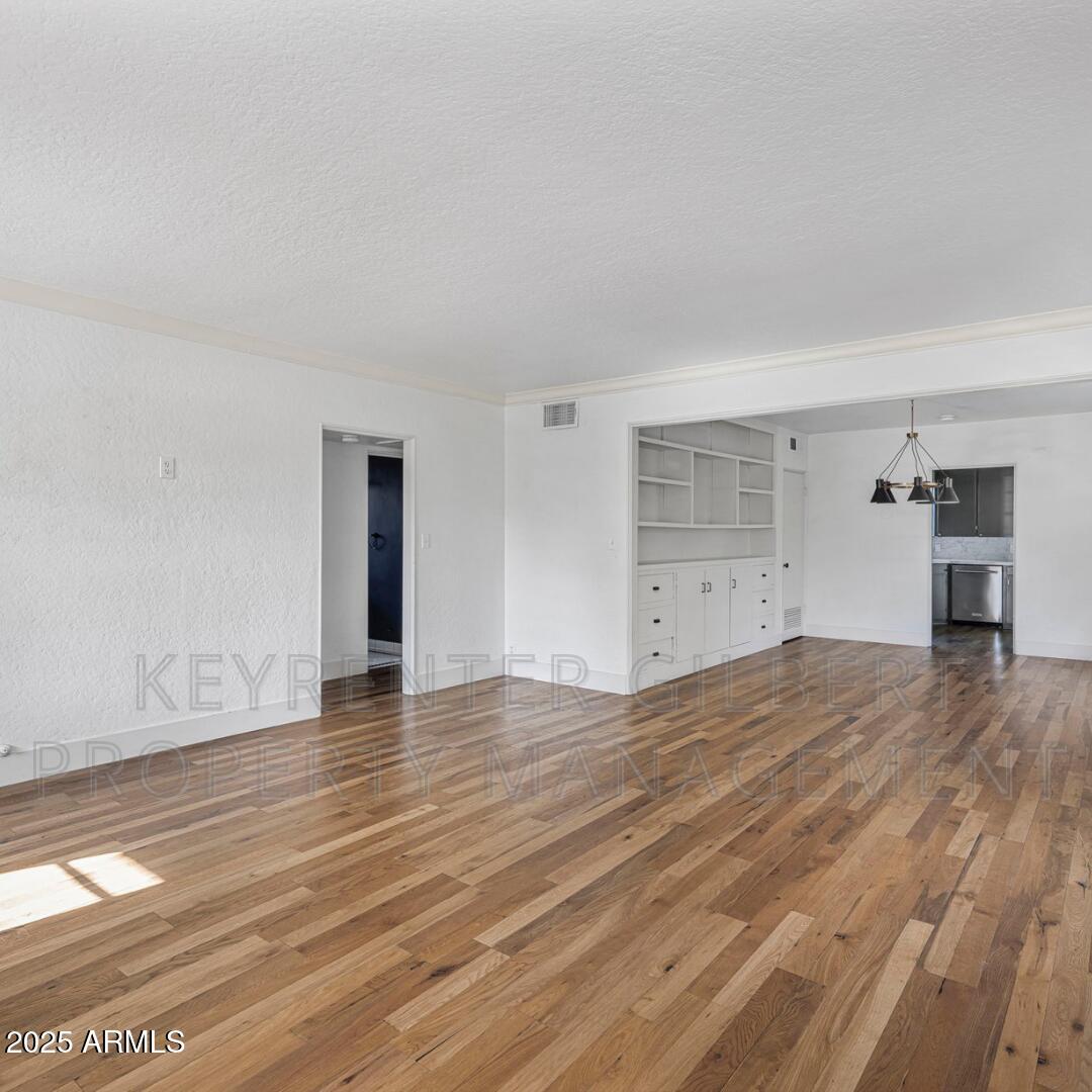 653 North Robson Mesa, AZ 85201 - Photo 8 of 31 7