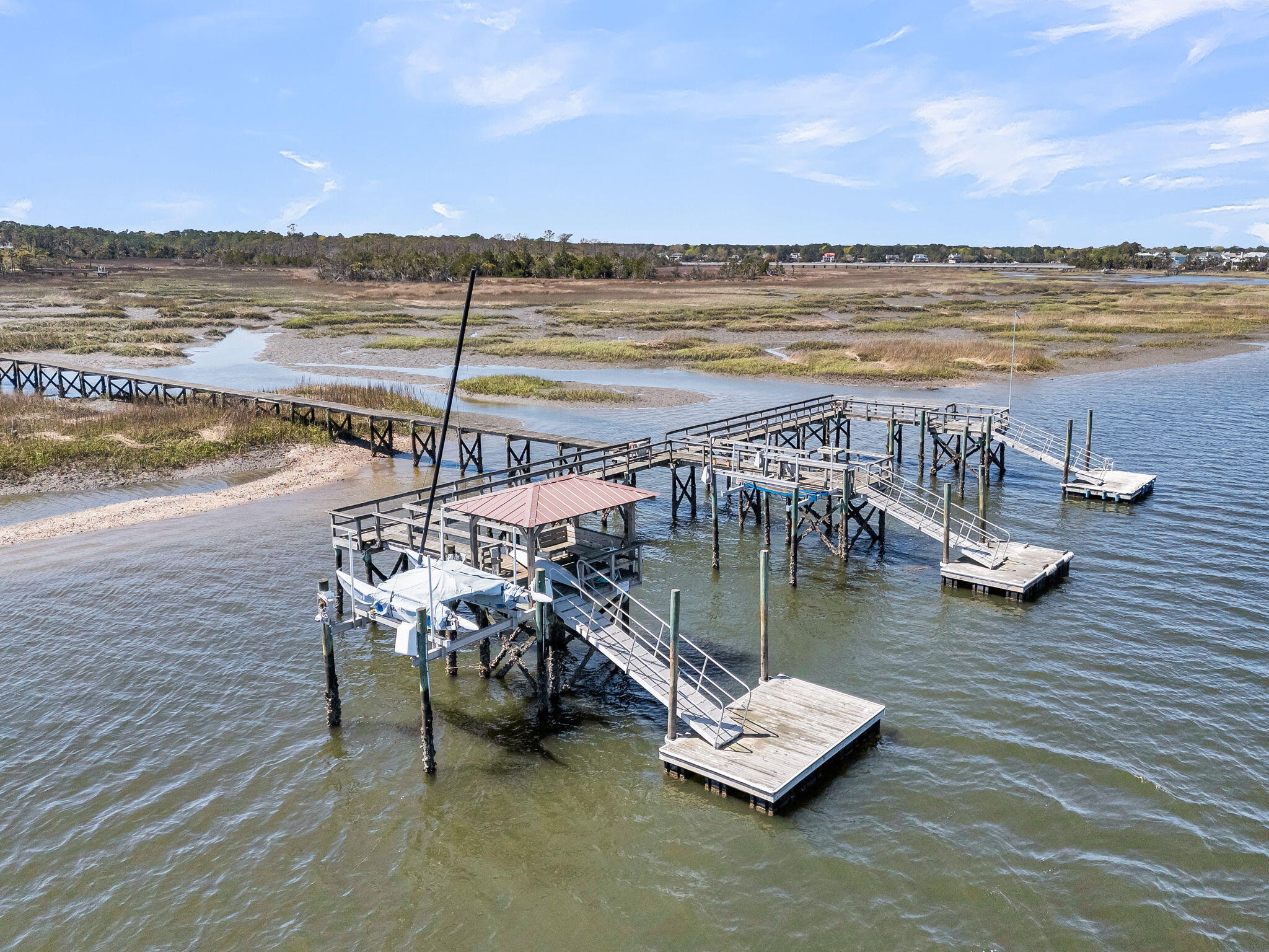 2296 Beckenham Drive Mount Pleasant, SC 29466 - Photo 2 of 44 dock on Wando River