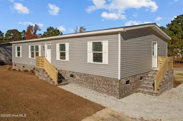 $249,900 | 300 North Red Maple Court, Swansboro, NC 28584