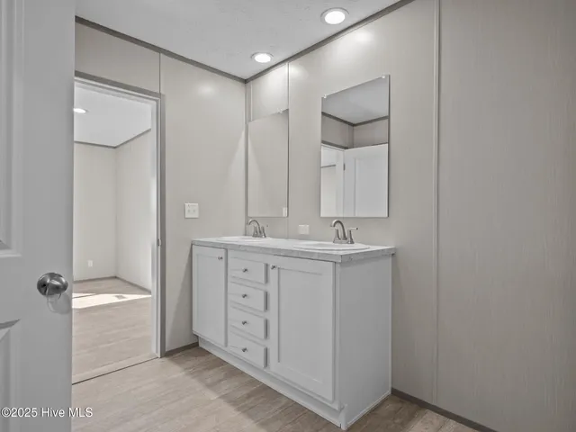 $249,900 | 300 North Red Maple Court, Swansboro, NC 28584