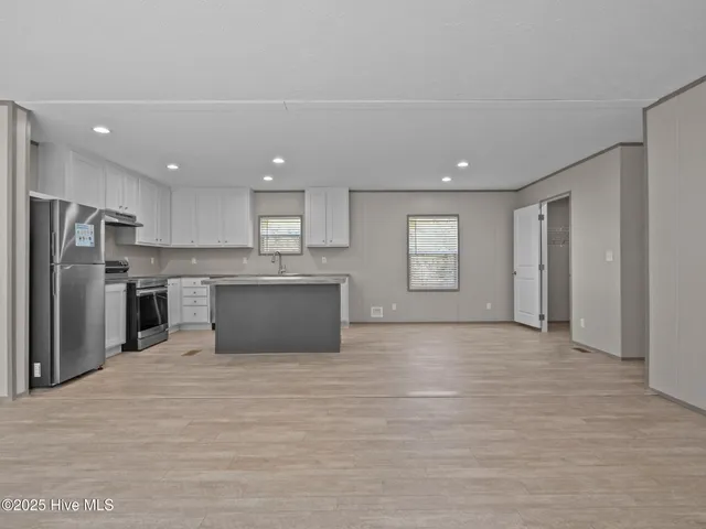 $249,900 | 300 North Red Maple Court, Swansboro, NC 28584