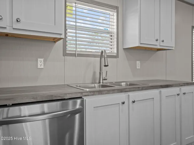 $249,900 | 300 North Red Maple Court, Swansboro, NC 28584