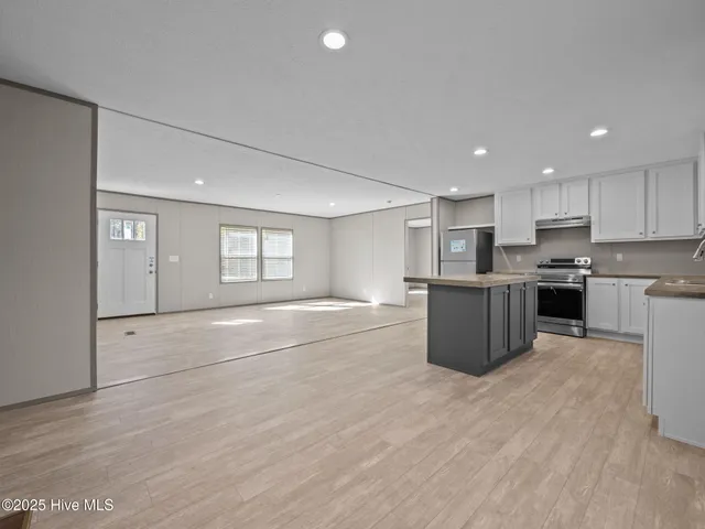 $249,900 | 300 North Red Maple Court, Swansboro, NC 28584