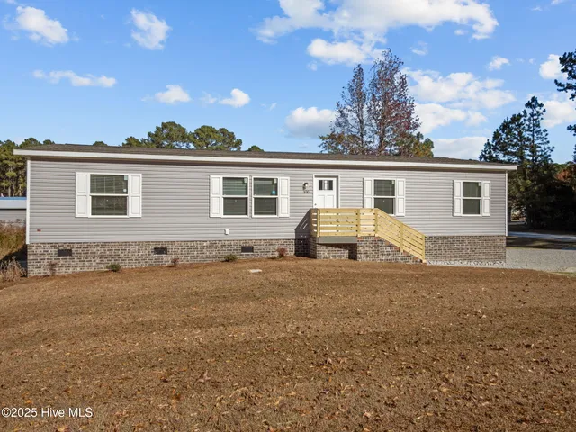 $249,900 | 300 North Red Maple Court, Swansboro, NC 28584