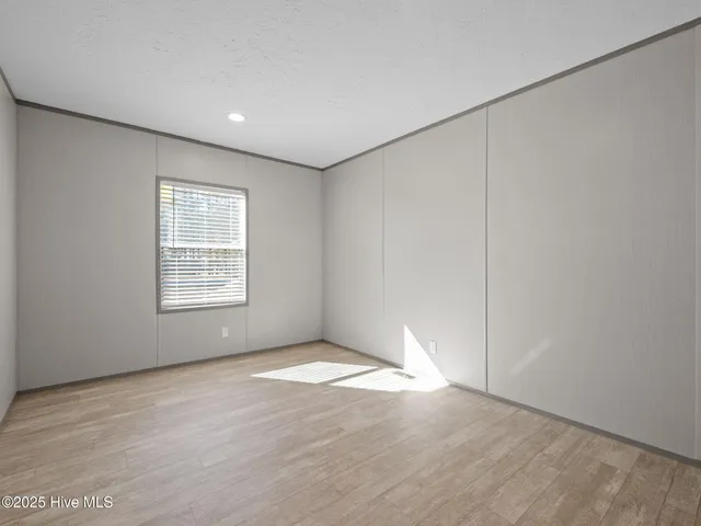 $249,900 | 300 North Red Maple Court, Swansboro, NC 28584