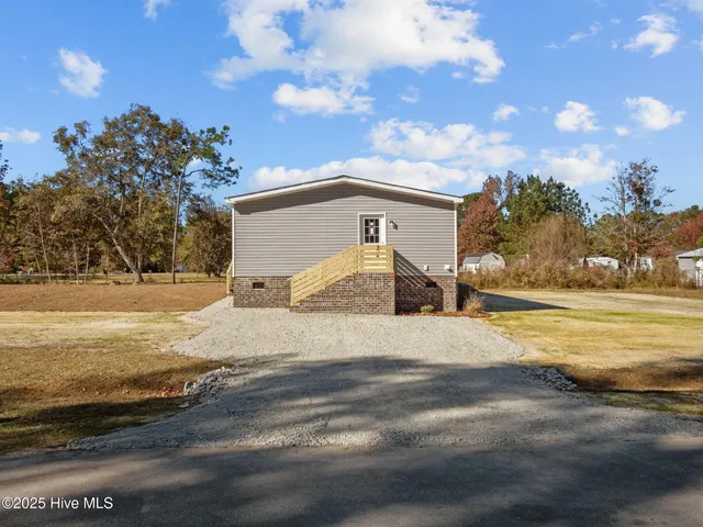 $249,900 | 300 North Red Maple Court, Swansboro, NC 28584