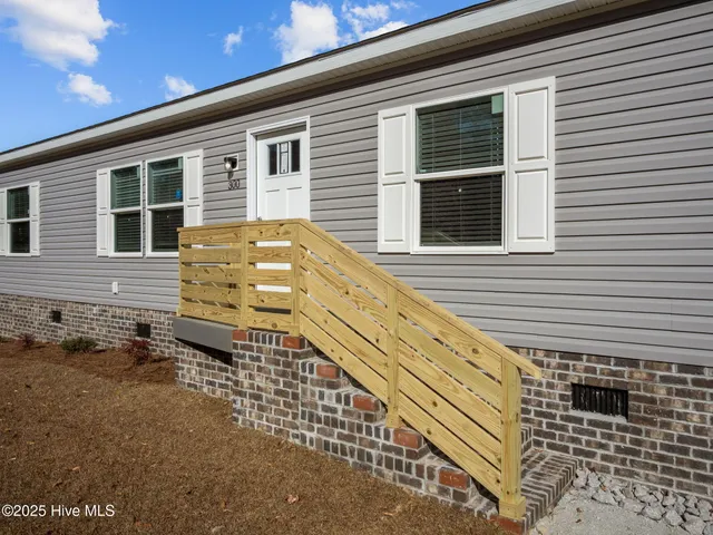 $249,900 | 300 North Red Maple Court, Swansboro, NC 28584