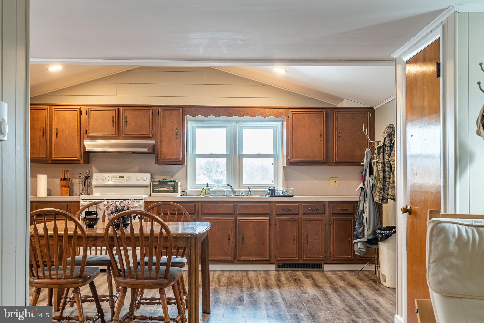 1349 State Road Coopersburg, PA 18036 - Photo 29 of 38 Apartment eat in kitchen