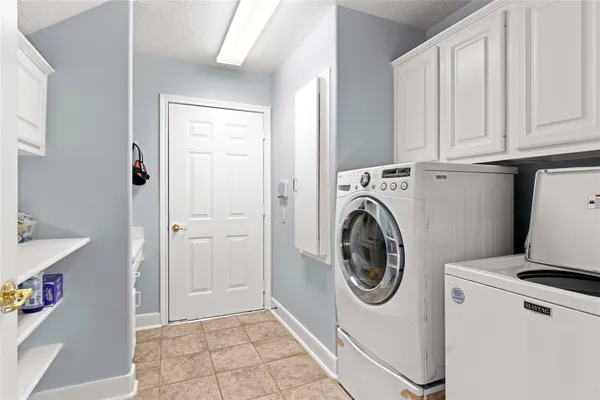 $479,900 | 2 Surrey Run Place, The Woodlands, TX 77384