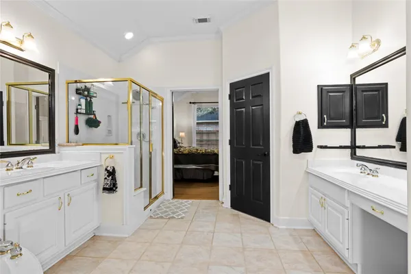 $479,900 | 2 Surrey Run Place, The Woodlands, TX 77384