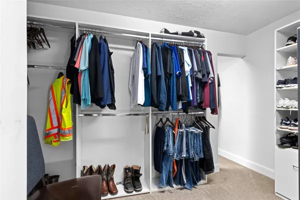 $479,900 | 2 Surrey Run Place, The Woodlands, TX 77384