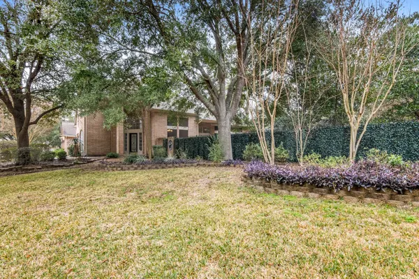 $479,900 | 2 Surrey Run Place, The Woodlands, TX 77384