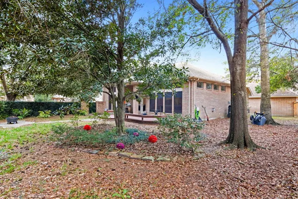 $479,900 | 2 Surrey Run Place, The Woodlands, TX 77384