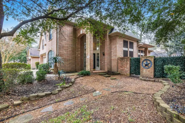 $479,900 | 2 Surrey Run Place, The Woodlands, TX 77384