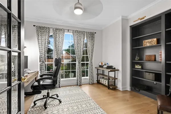 $479,900 | 2 Surrey Run Place, The Woodlands, TX 77384