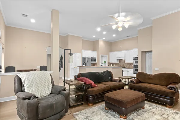 $479,900 | 2 Surrey Run Place, The Woodlands, TX 77384