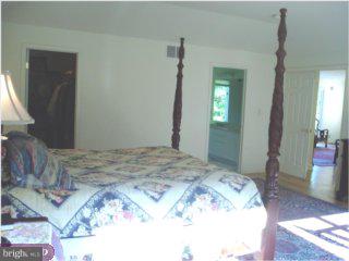 280 Fresh Ponds Road North Brunswick, NJ 08902 - Photo 5 of 6 Gallery Image 5