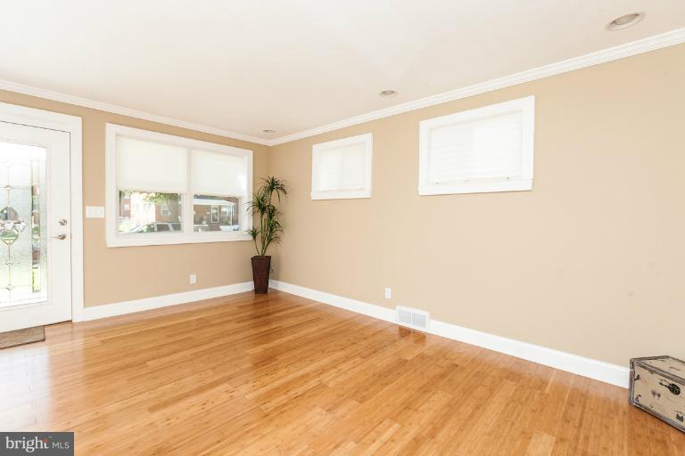 3809 Midheights Road Baltimore, MD 21215 - Photo 26 of 29 Living Room