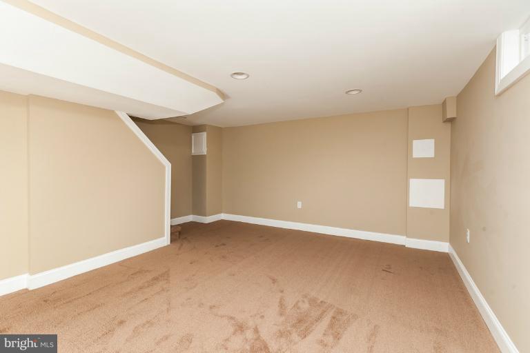 3809 Midheights Road Baltimore, MD 21215 - Photo 4 of 29 Family Room